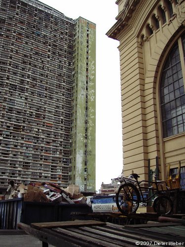 "Vertikale Favela"