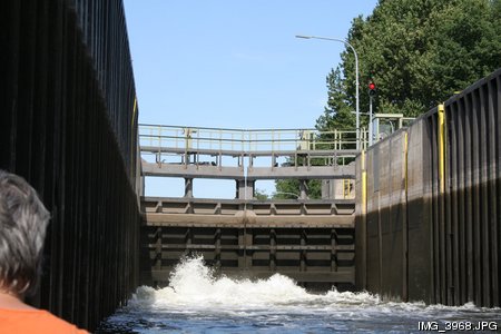 In der Schleuse zwischen der Elbe und der Müriz-Elde-Wasserstrasse