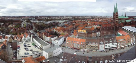 Panorama der Aussicht von St. Petri in Lübeck nach Norden